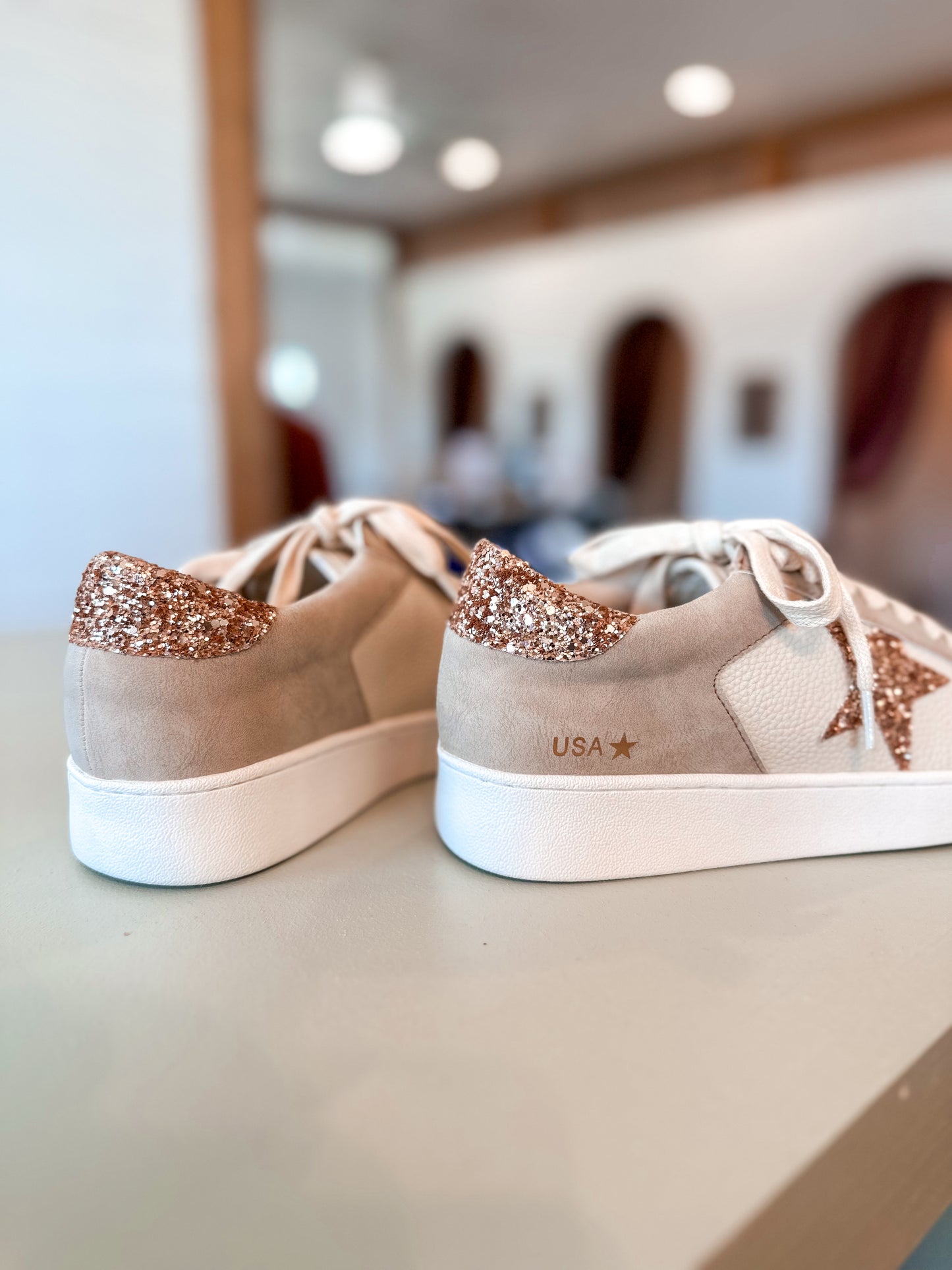 Vena Sneakers