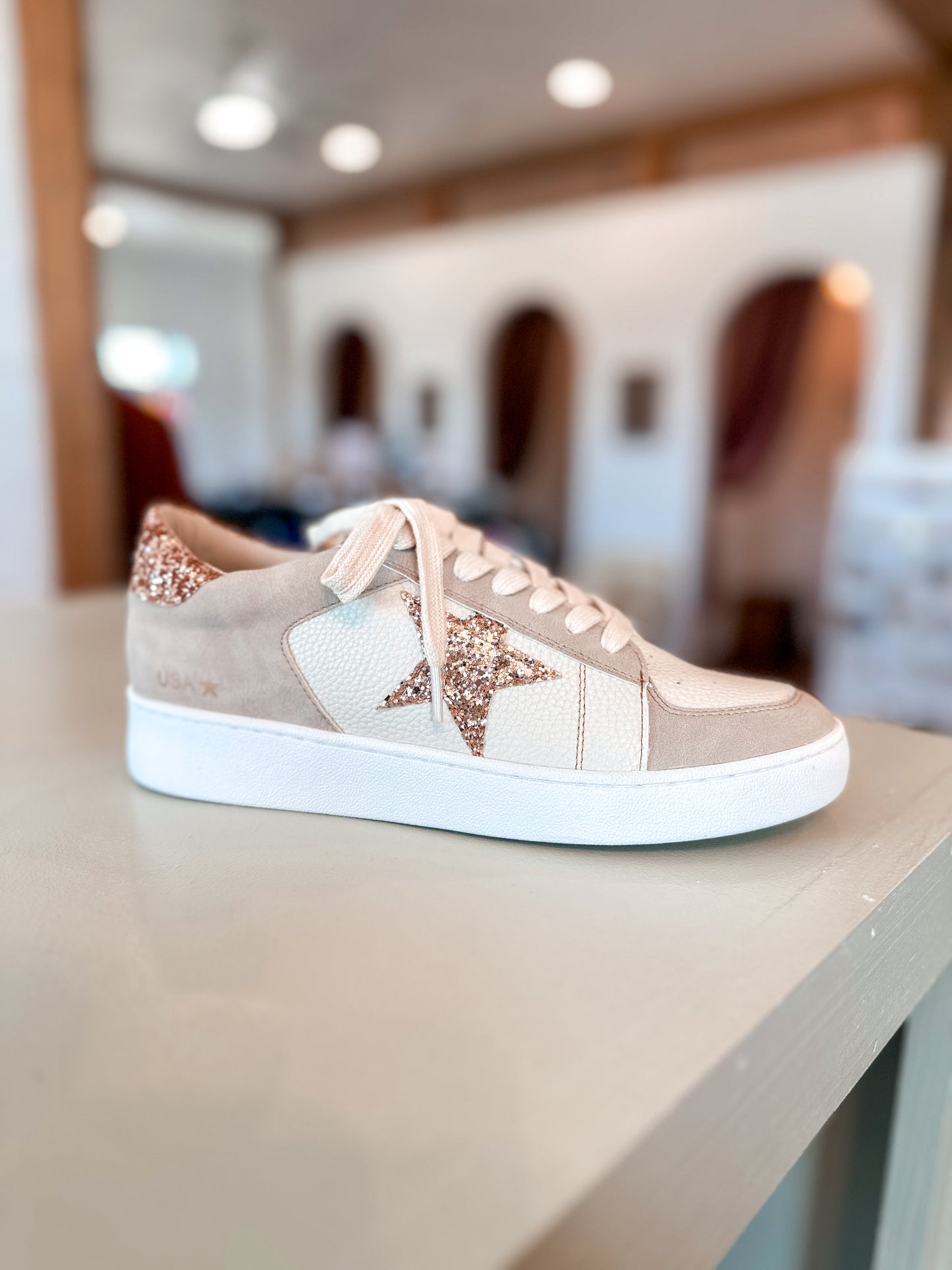 Vena Sneakers