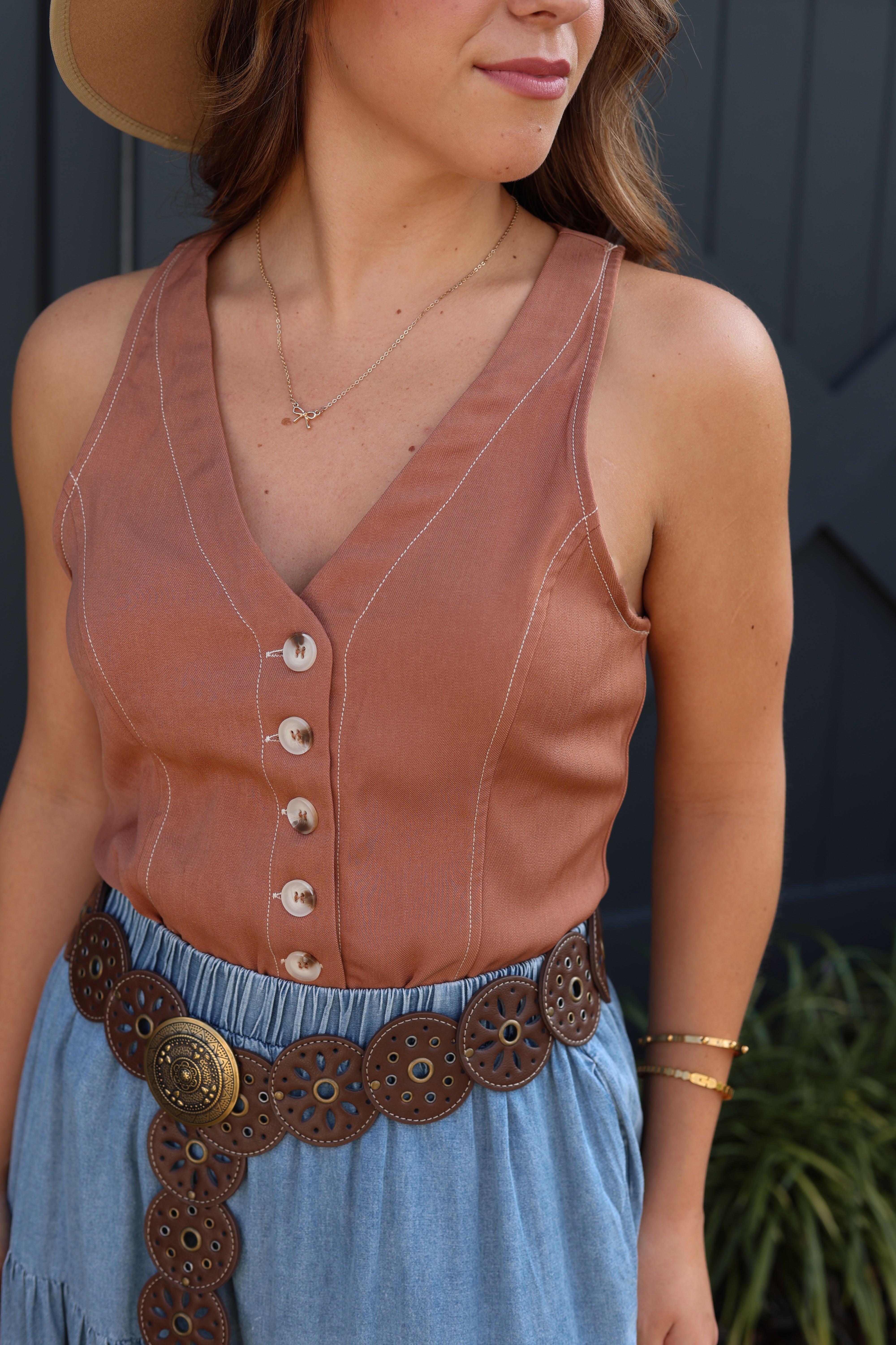 Dee Vest – White Oak Boutique