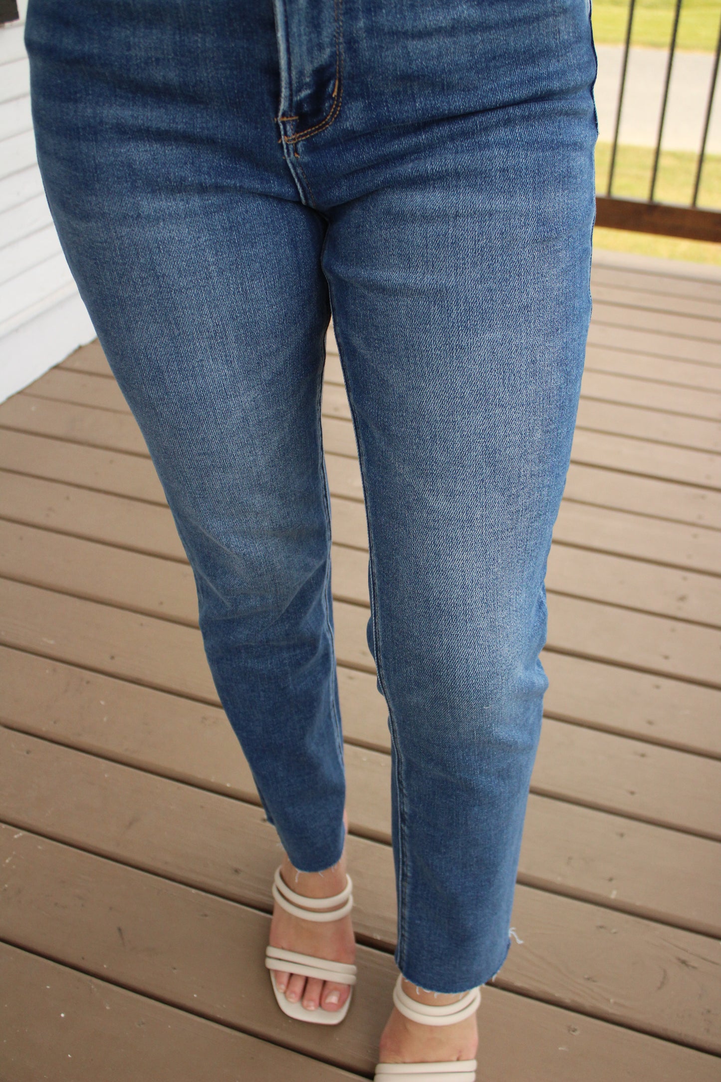 Cropped Slim Straight Denim